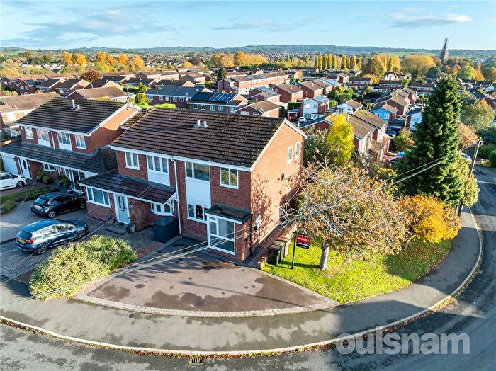 3 Bedroom Semi Detached House For Sale In Cardinal Crescent, Bromsgrove, Worcestershire, B61