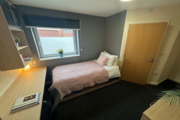 1 Bedroom Flat To Rent In Flewitt House, Beeston, NG9