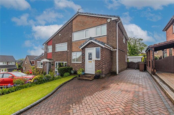 3 Bedroom Semi Detached House For Sale In Conway Close, Heywood, Greater Manchester, OL10