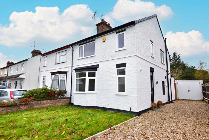 3 Bedroom Semi Detached House For Sale In First Avenue, Watford, WD25