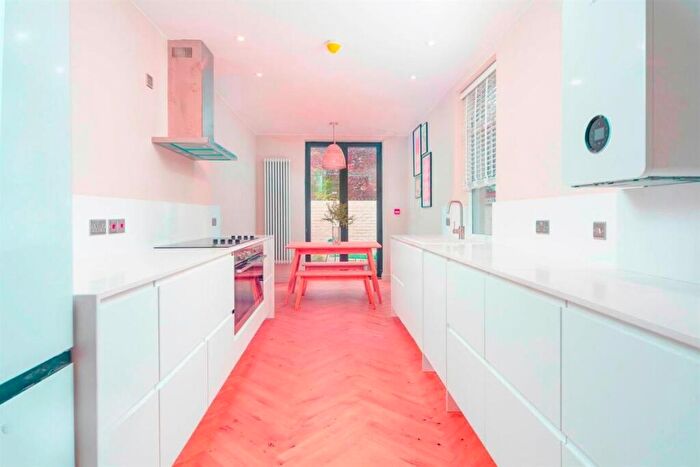 8 Bedroom House To Rent In Ruskin Avenue, Manchester, M14