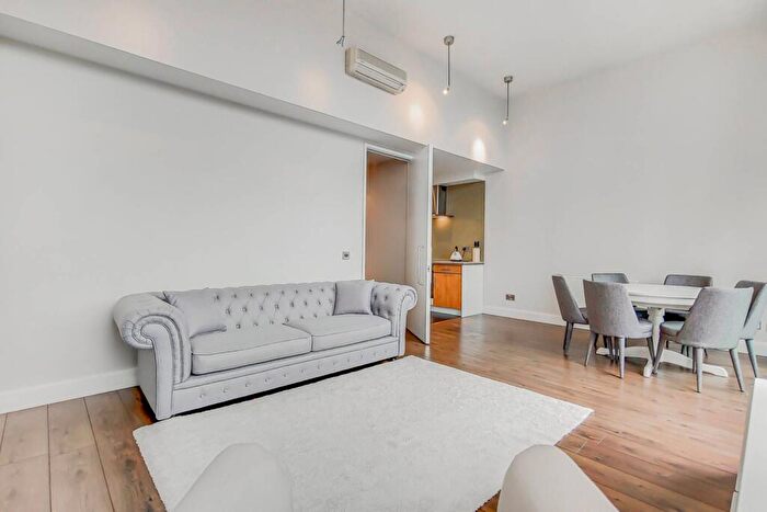 2 Bedroom Penthouse To Rent In City Road, Old Street, London, EC1V