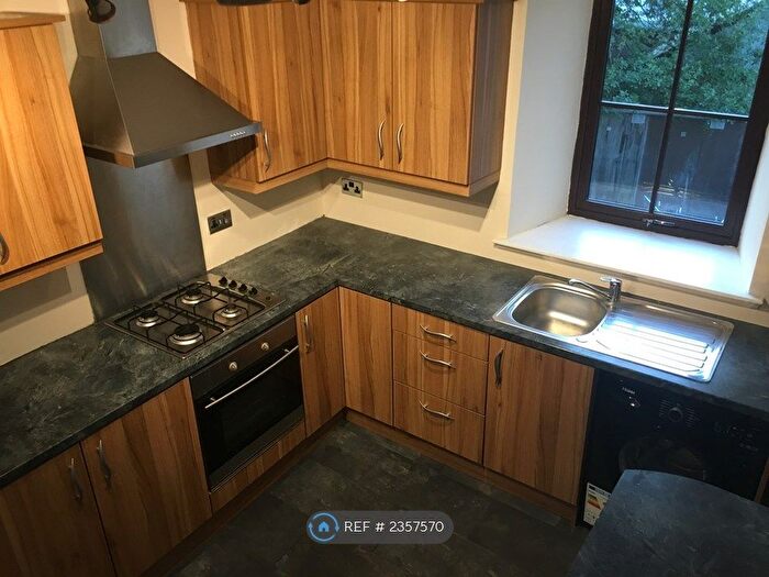 3 Bedroom Flat To Rent In High Street, Errol, PH2