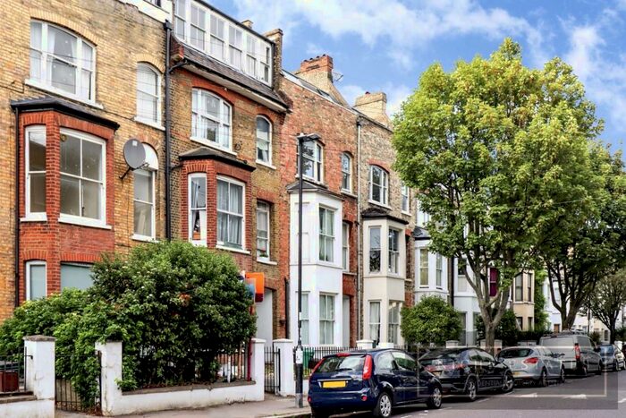 2 Bedroom Apartment To Rent In Marlborough Road, Holloway, London, N7