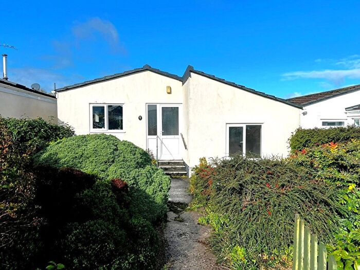 2 Bedroom Detached Bungalow For Sale In Mellanear Close, Hayle, Cornwall, TR27