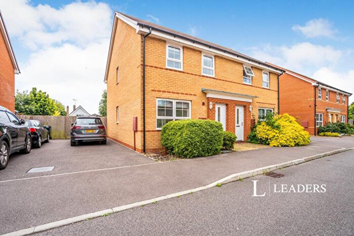 3 Bedroom Semi-Detached House To Rent In Red Barn Crescent, PO22