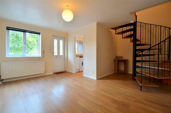 1 Bedroom House To Rent In Brunel Road, Maidenhead, Berkshire, SL6