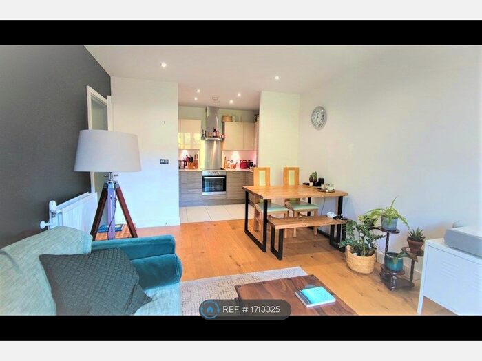 2 Bedroom Flat To Rent In City Mill Apartments, London, E8