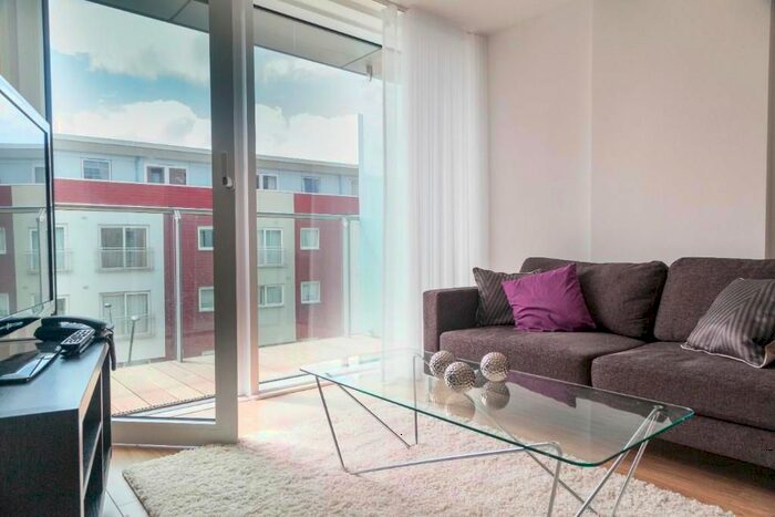 1 Bedroom Flat To Rent In Station Approach, Epsom, Surrey, Epsom, Surrey, London, KT19