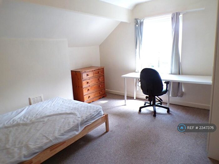 6 Bedroom Semi-Detached House To Rent In Egerton Road, Manchester, M14