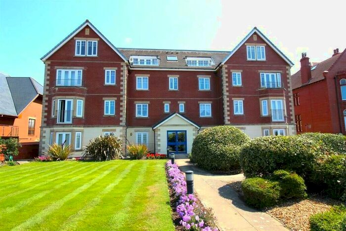 2 Bedroom Apartment To Rent In North Promenade, Lytham St. Annes, FY8
