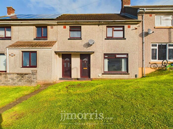 3 Bedroom Terraced House For Sale In Croft Avenue, Hakin, SA73
