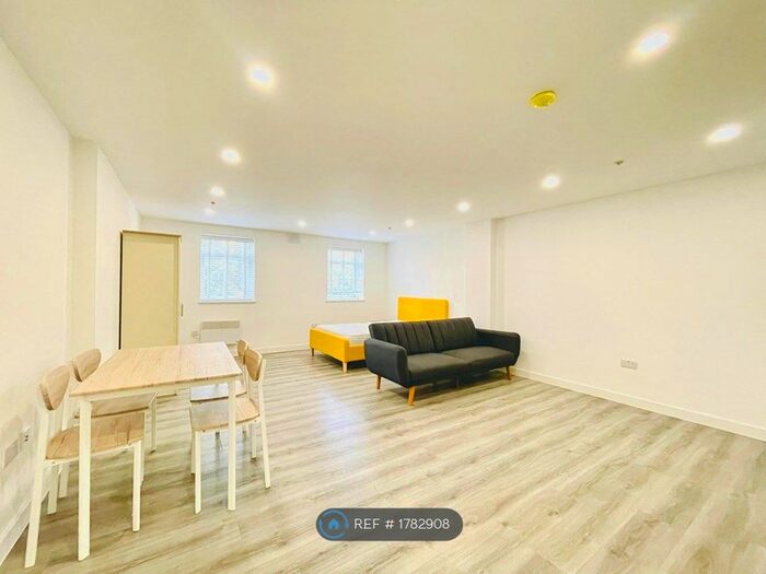 Studio To Rent In Eltham High Street, London, SE9