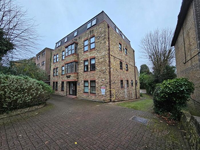 1 Bedroom Flat To Rent In Queens Road, Brentwood, CM14