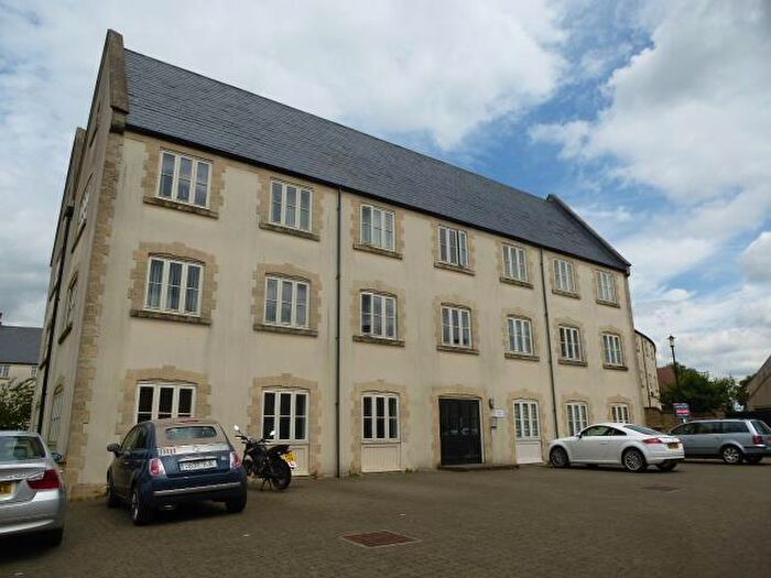 2 Bedroom Flat To Rent In Marsh Close, Shepton Mallet, BA4
