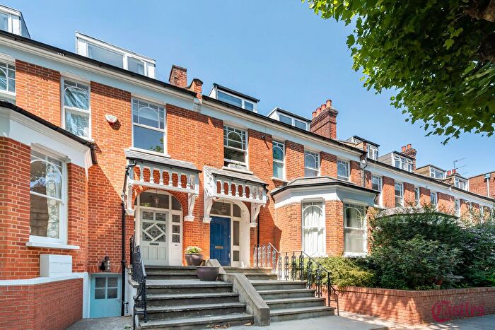 2 Bedroom Flat For Sale In Mount View Road, N4