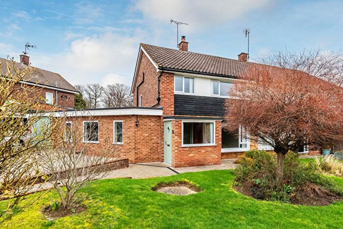 3 Bedroom Semi Detached House For Sale In Swan Ridge, Edenbridge, Kent, TN8
