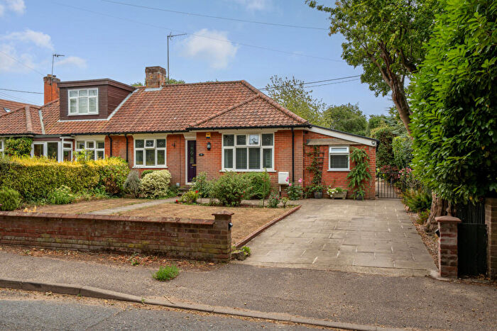 2 Bedroom Semi-Detached Bungalow For Sale In Manor Road, Hasketon, Woodbridge, IP13