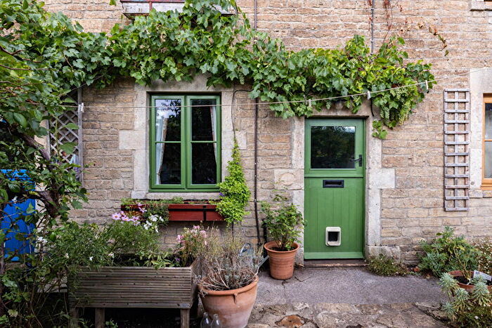 3 Bedroom Terraced House For Sale In Innox Hill, Frome, BA11