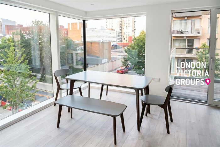 1 Bedroom Flat To Rent In The Parkhouse, Kayani Avenue, London, N4