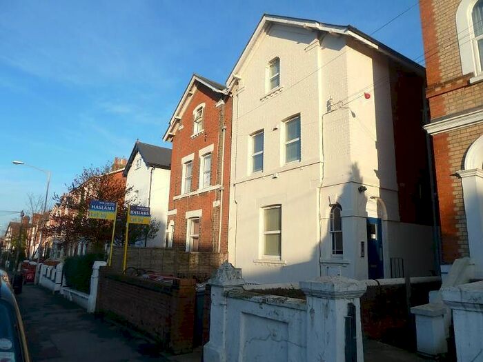 1 Bedroom Flat To Rent In Russell Street, Reading, RG1