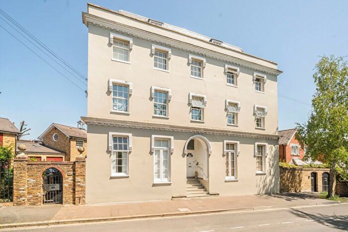 2 Bedroom Flat For Sale In Church Road, Hanwell, W7