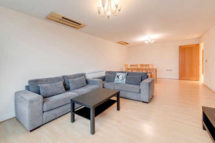 2 Bedroom Flat For Sale In Switch House, Blackwall Way, E14