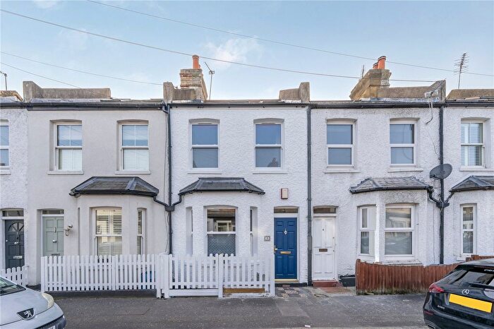 4 Bedroom Terraced House For Sale In Camac Road, Twickenham, TW2
