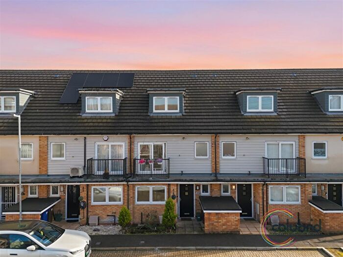 4 Bedroom Terraced House For Sale In Sartoria Close, Grays, RM20