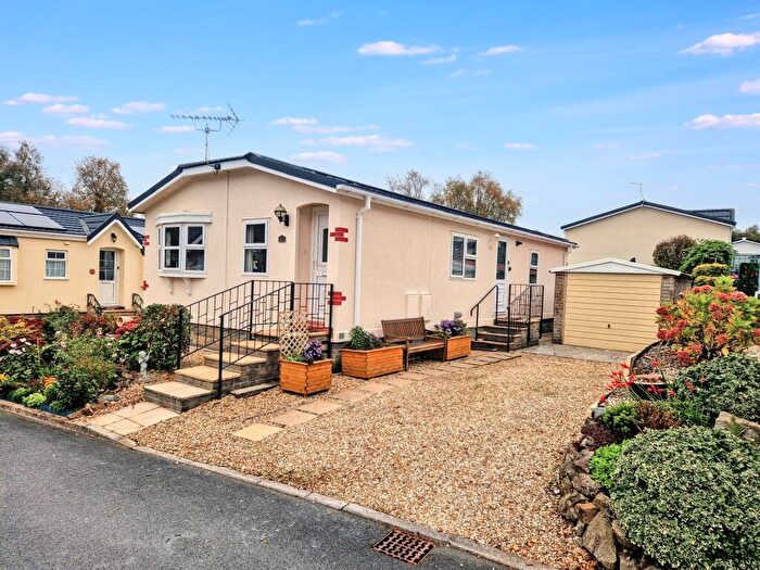 2 Bedroom Park Home For Sale In The Beeches, Sampford Courtenay, Okehampton, EX20