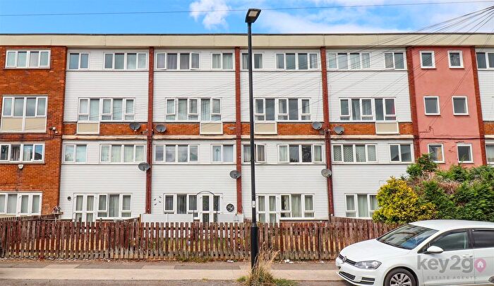 3 Bedroom Maisonette To Rent In Jaunty Avenue, Basegreen, S12