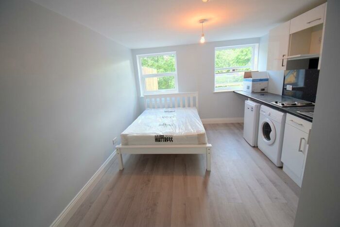 Studio To Rent In Kingsland Road, London, E8