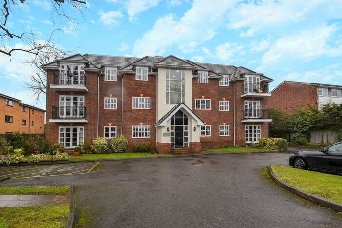 2 Bedroom Apartment To Rent In Henley Lodge, Rydens Road, Walton-On-Thames, KT12