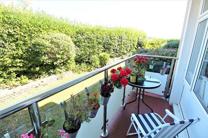 1 Bedroom Flat To Rent In Kingsway, Hove, BN3