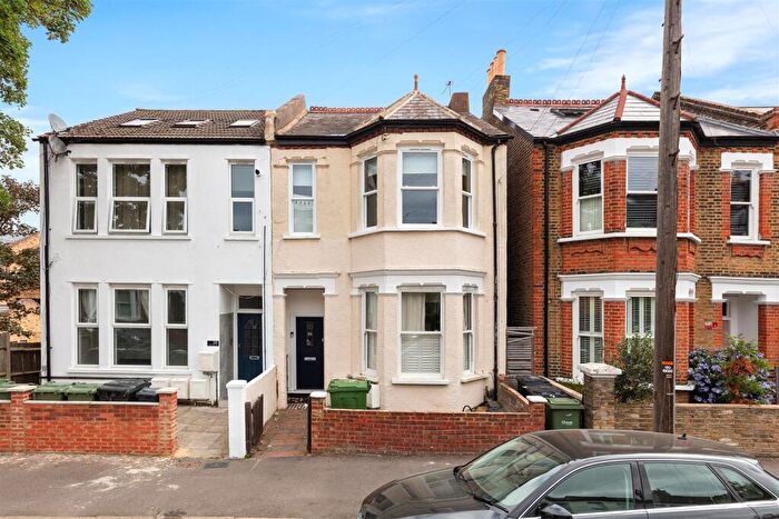 2 Bedroom Flat To Rent In Hainthorpe Road, West Norwood, SE27