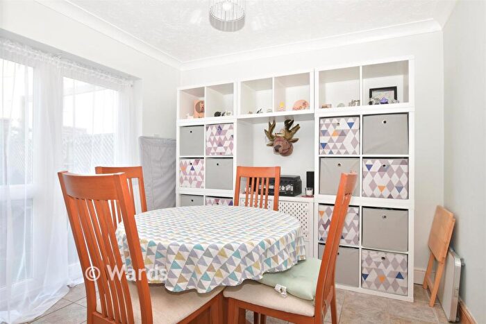 4 Bedroom Semi Detached House For Sale In Arden Road, Faversham, Kent, ME13