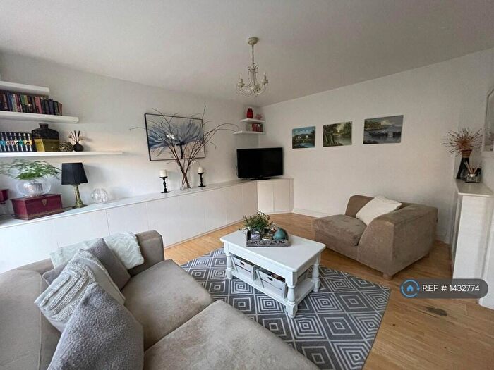 3 Bedroom Semi Detached House To Rent In Rowditch Lane, London, SW11