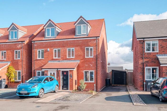 3 Bedroom Semi Detached House For Sale In Ingram Close, Redditch, B97