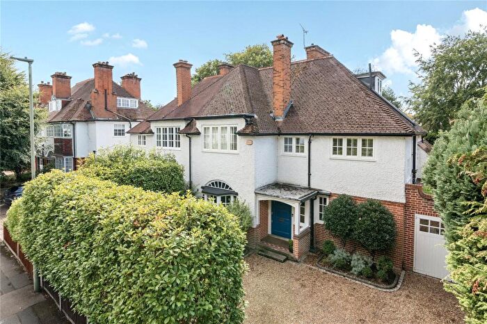 5 Bedroom Semi-Detached House For Sale In West Grove, Walton-on-Thames, KT12