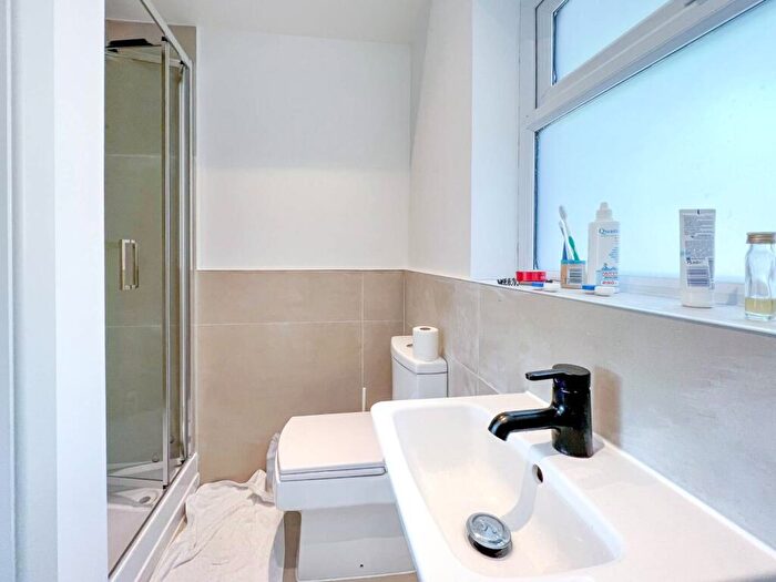 Studio To Rent In Addison Gardens, Surbiton, KT5