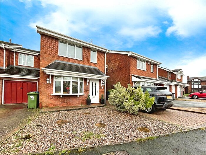 3 Bedroom Link Detached House For Sale In The Windrow, Perton, Wolverhampton, Staffordshire, WV6