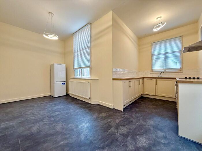 Apartment To Rent In Scarisbrick Avenue, Southport, PR8