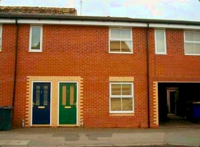 2 Bedroom Terraced House To Rent In Cave Street, HU5