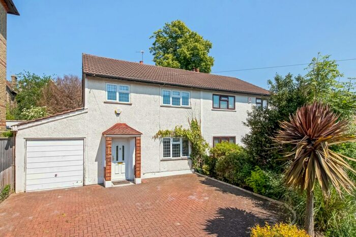 3 Bedroom House To Rent In South Vale, Upper Norwood, London, SE19