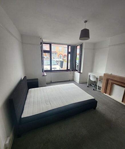 4 Bedroom Semi-detached House To Rent In Northville Road, Bristol, BS7