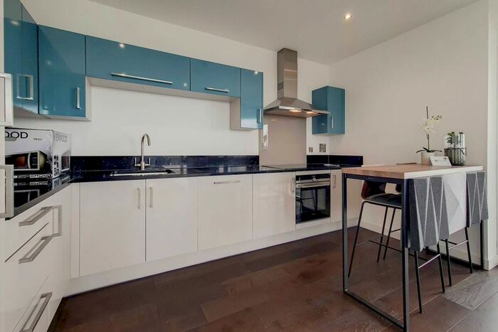 2 Bedroom Flat To Rent In Lock Side Way, Gallions Reach, London, E16