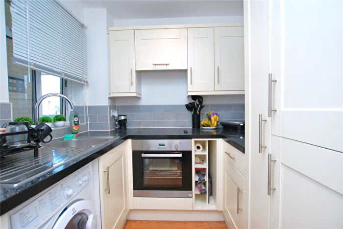 1 Bedroom Apartment To Rent In Cross Lanes, Guildford, Surrey, GU1