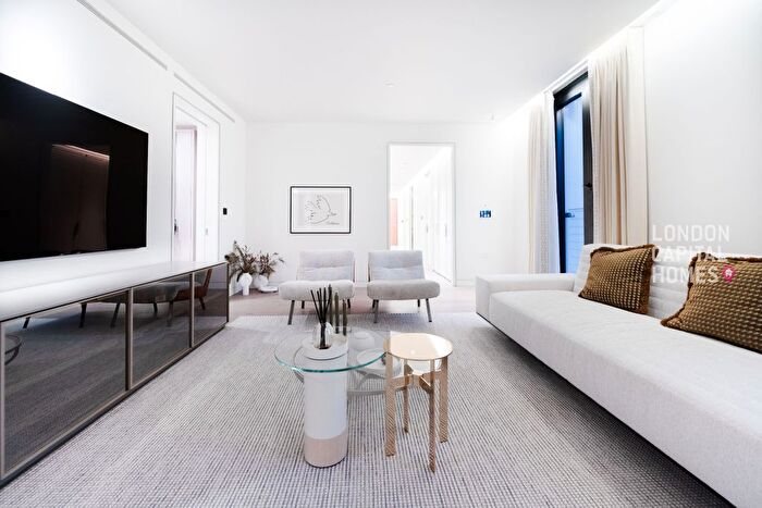 3 Bedroom Flat To Rent In Hanover Square, London, W1S