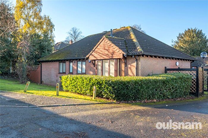 3 Bedroom Bungalow For Sale In Northfield Road, Kings Norton, Birmingham, West Midlands, B30