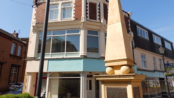 2 Bedroom Flat To Rent In High Street, Normanton, West Yorkshire, WF6